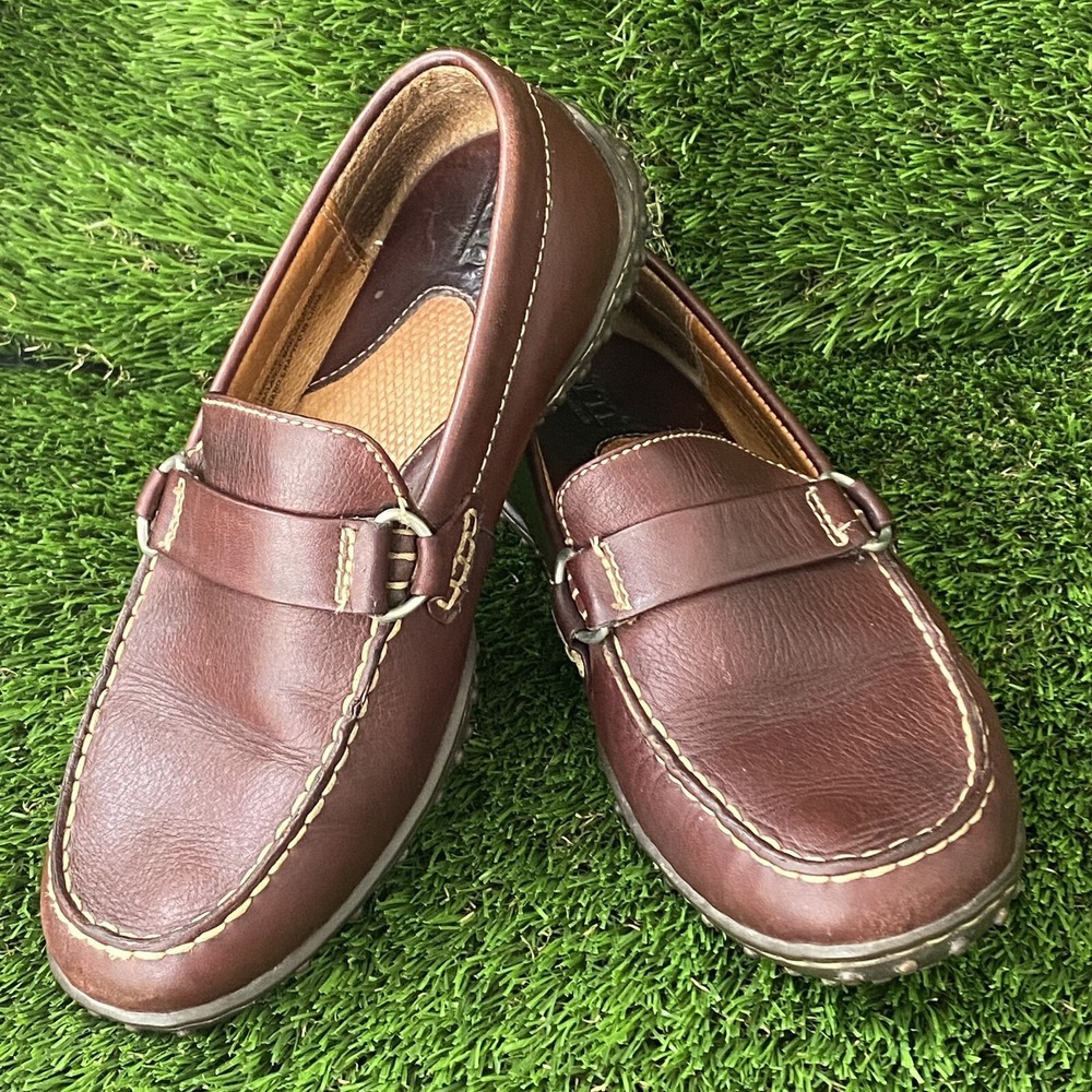 BORN Leather slip on moccasins women's size 6 Style W6765 Classic Comfort Shoe